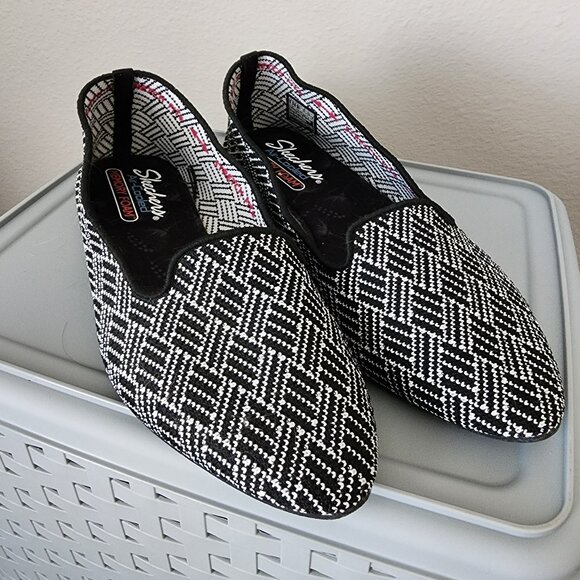 Skechers Cleo "Huntington" Black & White Print Knit Flats Women's Size 8 - Picture 1 of 5